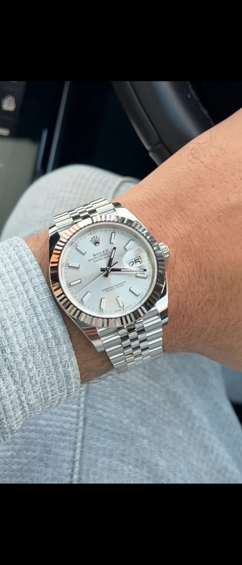 Relógio Datejust no pulso em composição lifestyle